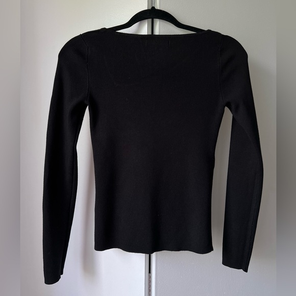 Long sleeve top with asymmetric neckline - Picture 4 of 6